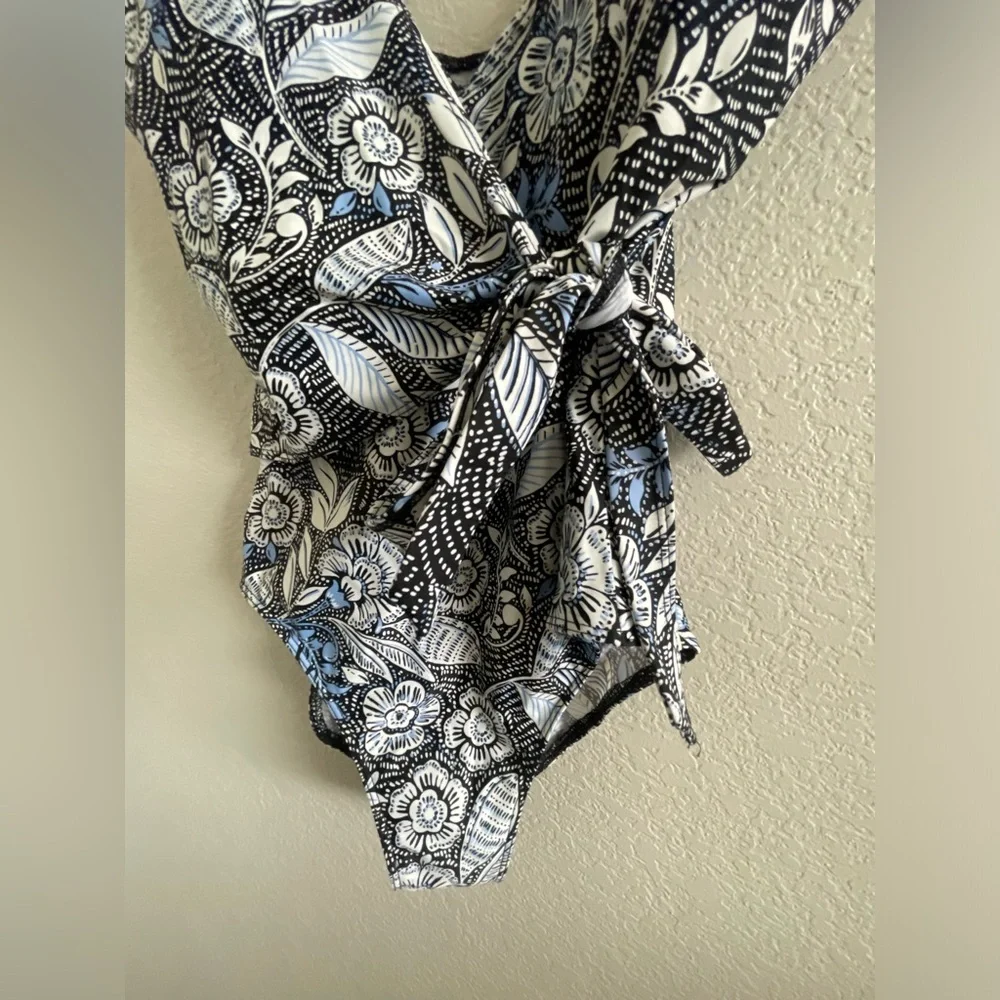 Summersalt perfect wrap one-piece swimsuit - Picture 4 of 7